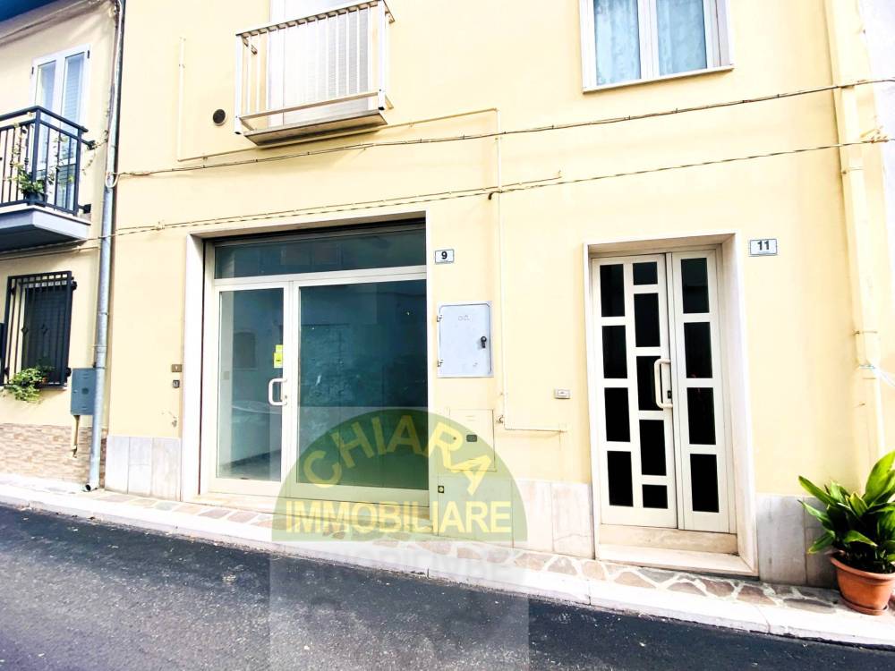locale commerciale in vendita a Carunchio