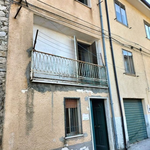 appartamento in vendita a Carunchio in zona Cerreto