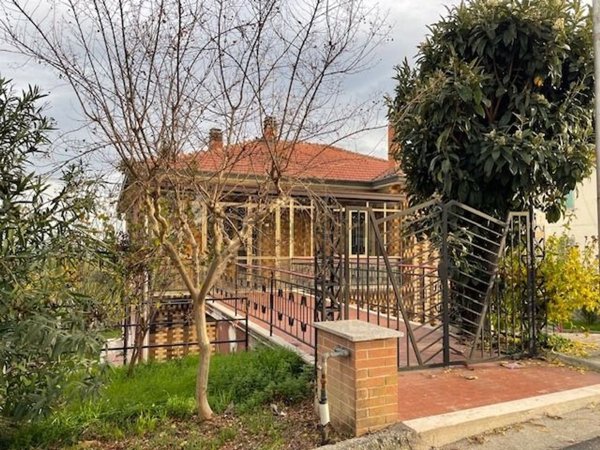 casa indipendente in vendita a Casacanditella