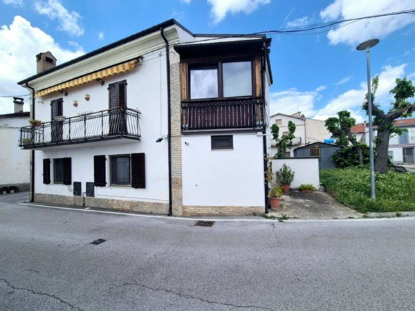 casa indipendente in vendita a Casacanditella