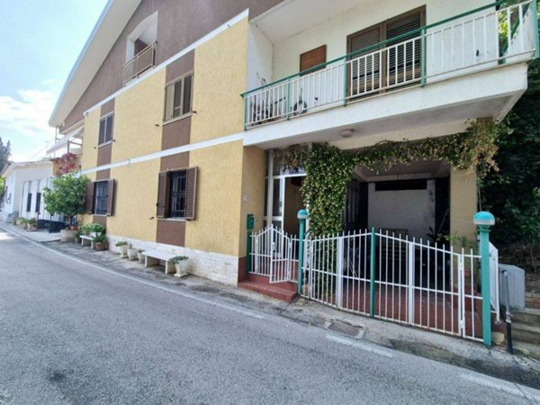 casa indipendente in vendita a Casacanditella in zona Semivicoli