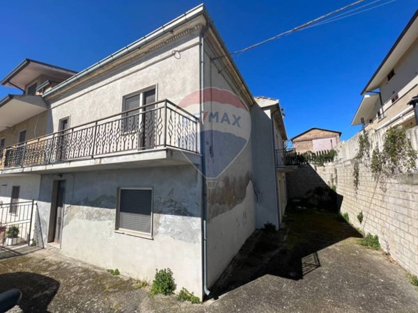 casa indipendente in vendita a Casacanditella in zona Semivicoli