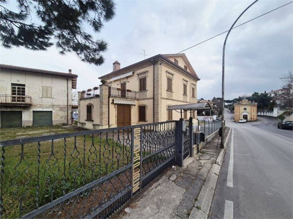 casa indipendente in vendita a Casacanditella