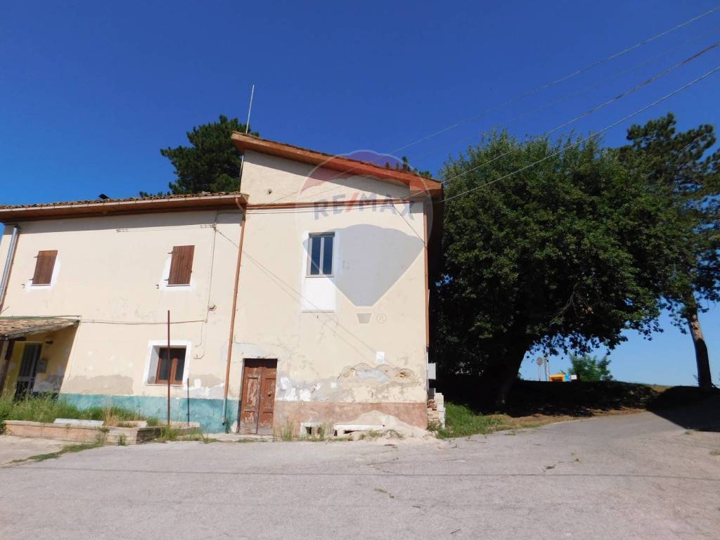 casa indipendente in vendita a Casacanditella