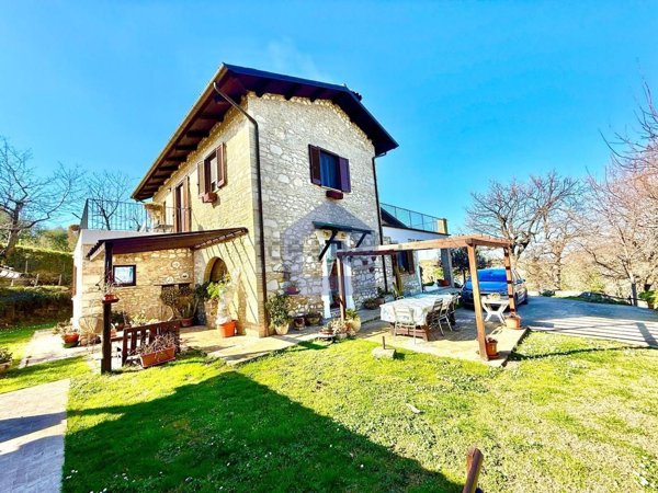 casa indipendente in vendita a Casacanditella