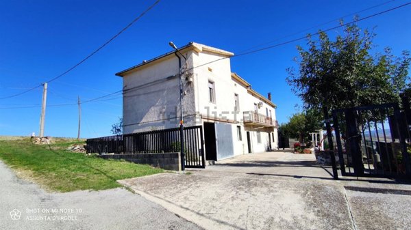 casa indipendente in vendita a Casalanguida