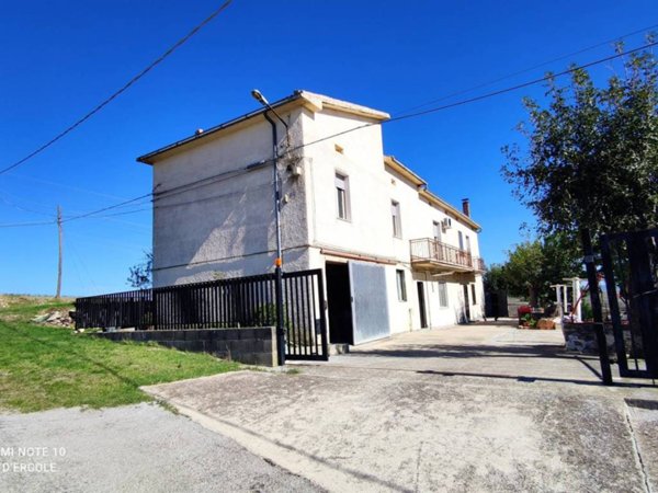 casa indipendente in vendita a Casalanguida
