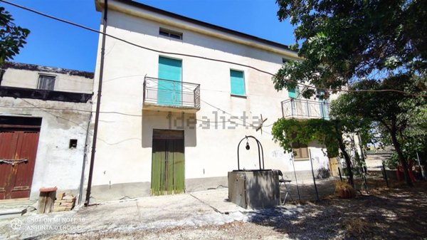 casale in vendita a Casalanguida