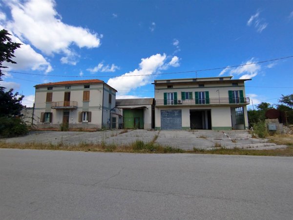 casa indipendente in vendita a Casalanguida in zona Cese