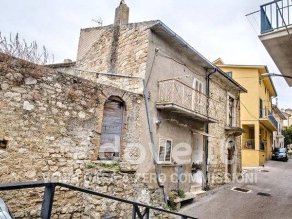 casa indipendente in vendita a Casalanguida