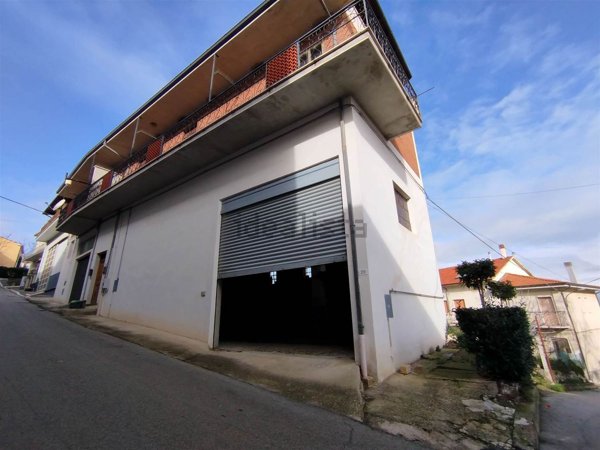 casa indipendente in vendita a Casalanguida in zona Cese