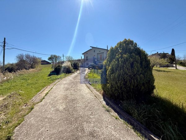 casa indipendente in vendita a Casalanguida in zona Cese