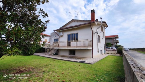 casa indipendente in vendita a Casalbordino in zona Miracoli