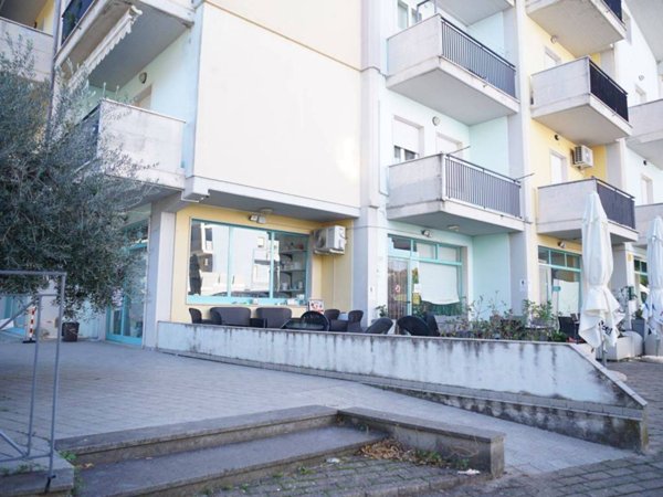 negozio in vendita a Casalbordino in zona Miracoli