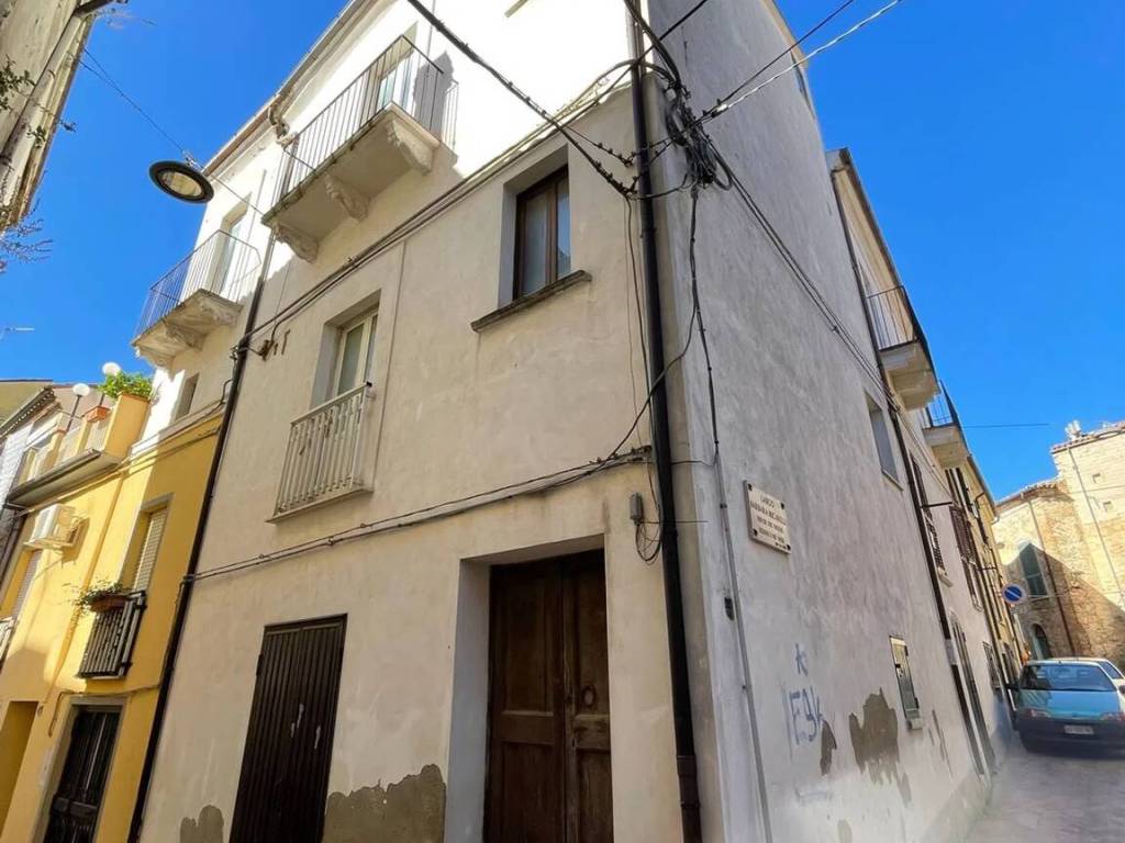 casa indipendente in vendita a Casalbordino in zona Miracoli