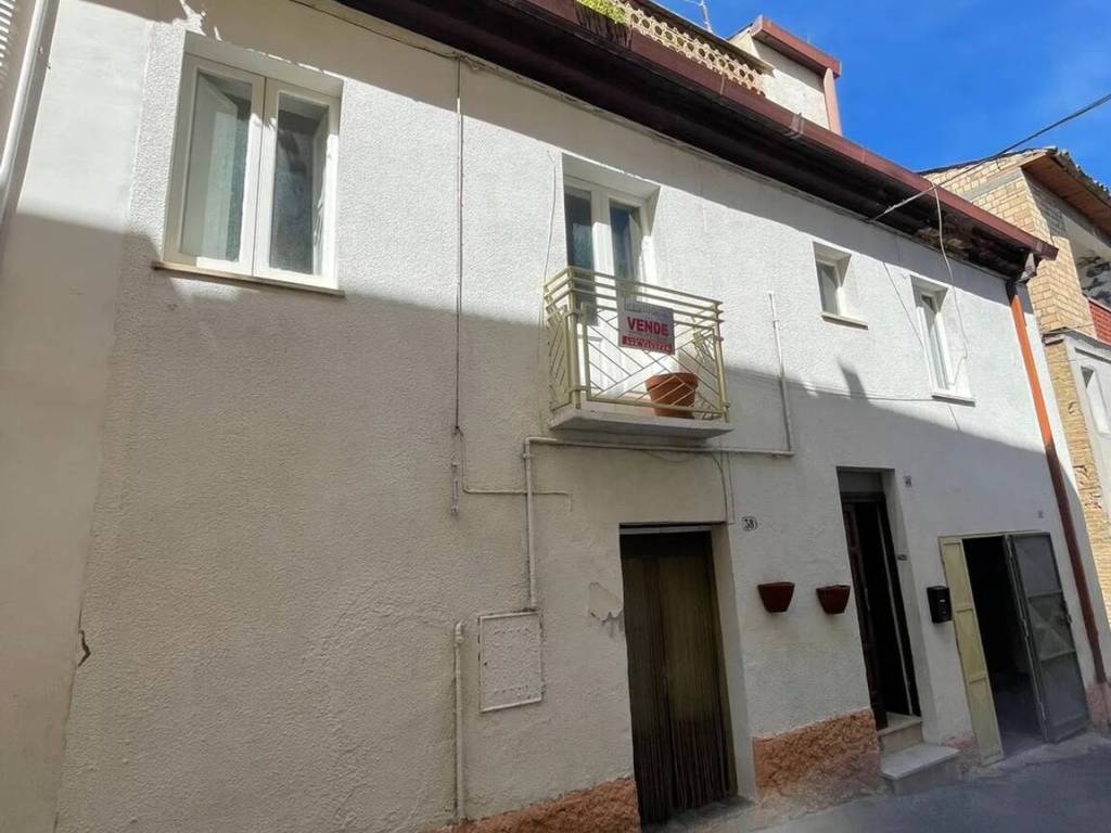 casa indipendente in vendita a Casalbordino in zona Miracoli