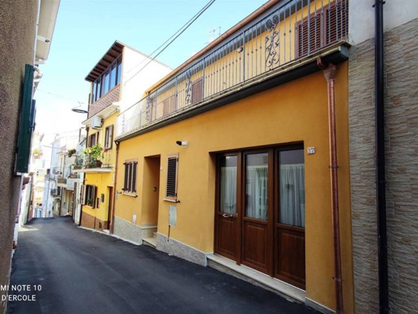 casa indipendente in vendita a Casalbordino in zona Miracoli
