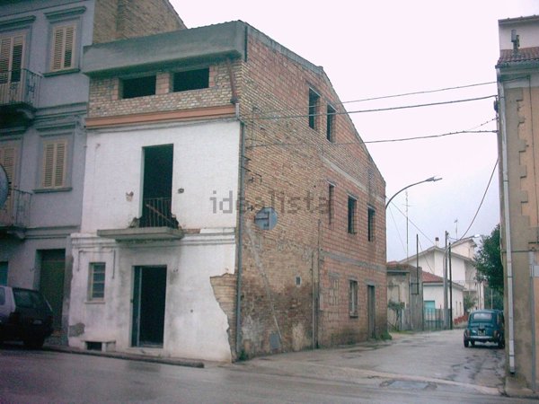 casa indipendente in vendita a Casalbordino in zona Miracoli
