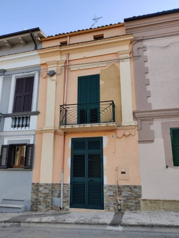 casa indipendente in vendita a Casalbordino in zona Miracoli