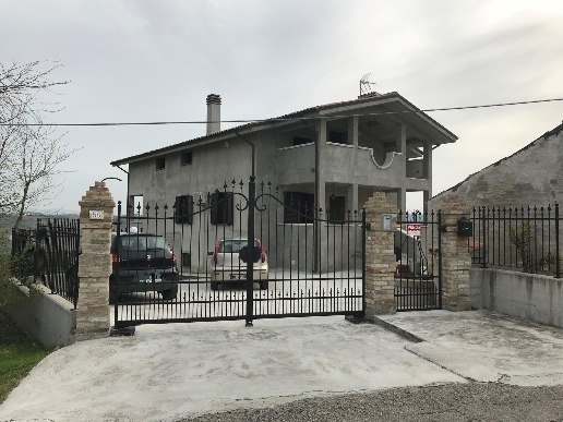 casa indipendente in vendita a Casalbordino in zona Miracoli