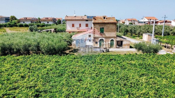 rudere in vendita a Casalbordino in zona Miracoli