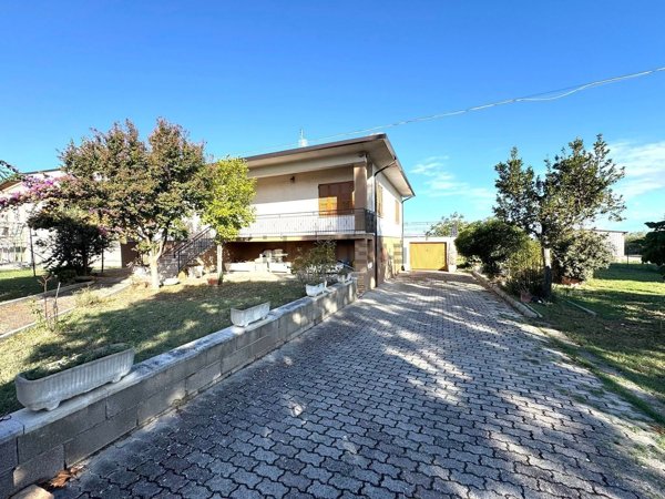 casa indipendente in vendita a Casalbordino