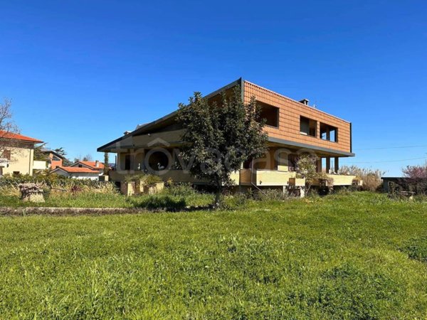casa indipendente in vendita a Casalbordino in zona Casalbordino Lido