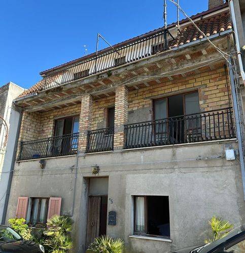 casa indipendente in vendita a Casalbordino in zona Miracoli