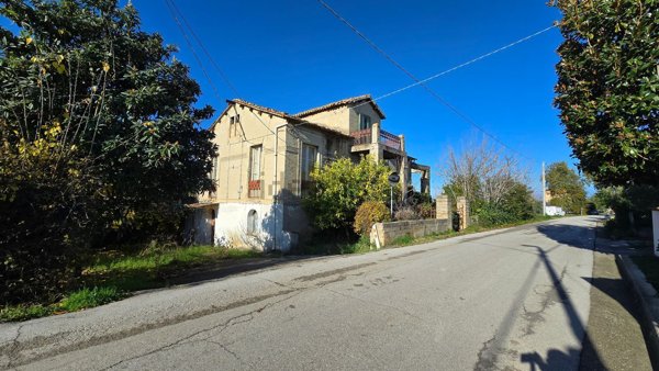 casa indipendente in vendita a Casalbordino in zona Miracoli