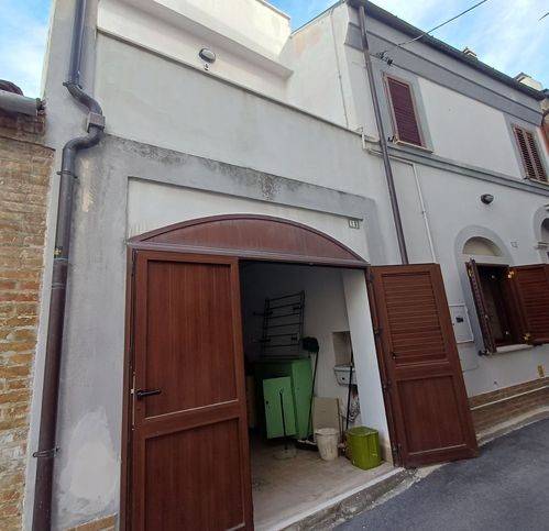 casa indipendente in vendita a Casalbordino in zona Miracoli