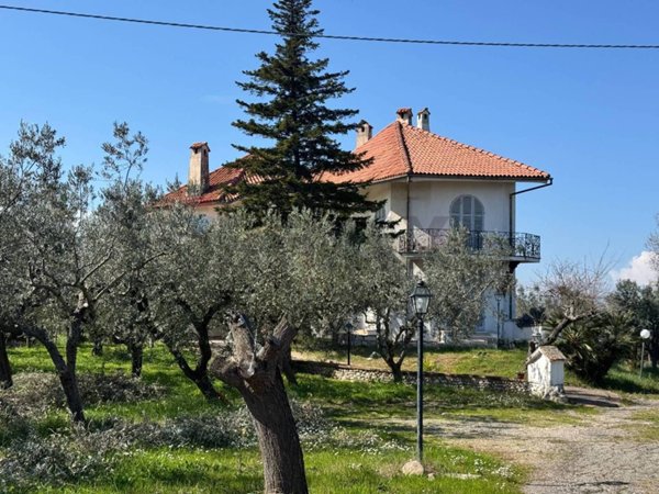 casa indipendente in vendita a Casalbordino
