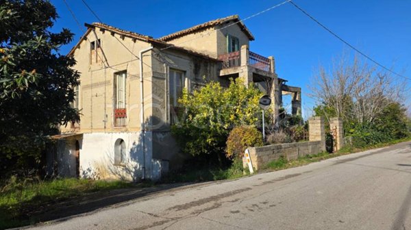 casa indipendente in vendita a Casalbordino in zona Miracoli