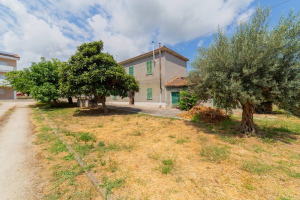 casa indipendente in vendita a Casalbordino in zona Miracoli