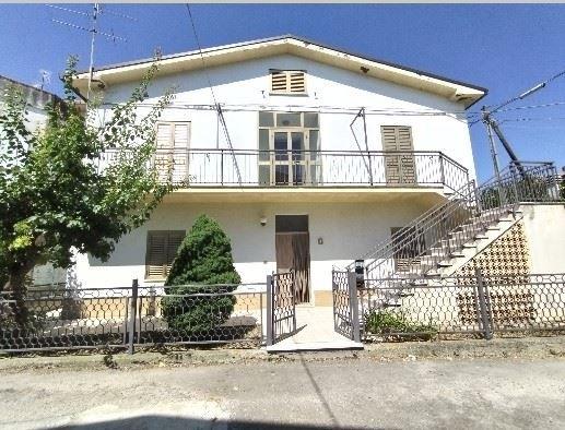 casa indipendente in vendita a Casalbordino