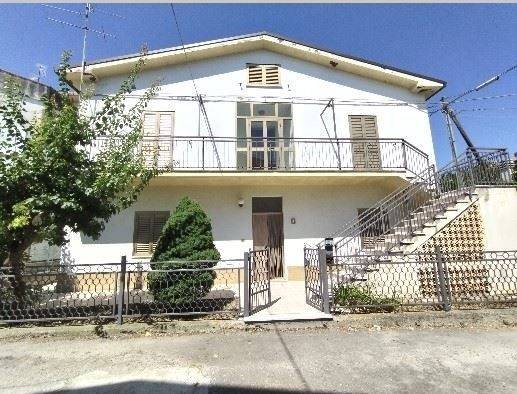 casa indipendente in vendita a Casalbordino