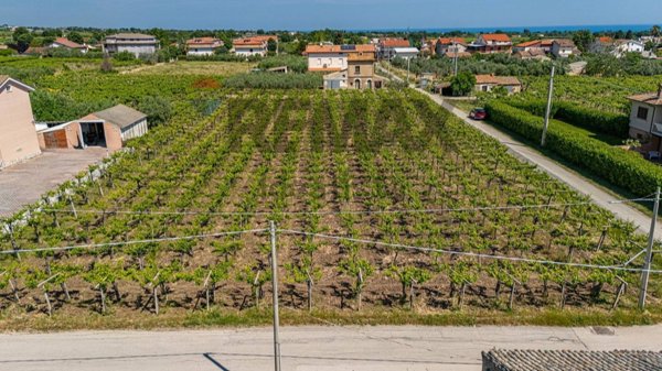 casa indipendente in vendita a Casalbordino in zona Miracoli