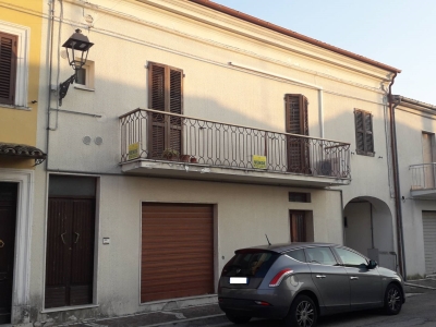 casa indipendente in vendita a Casalincontrada