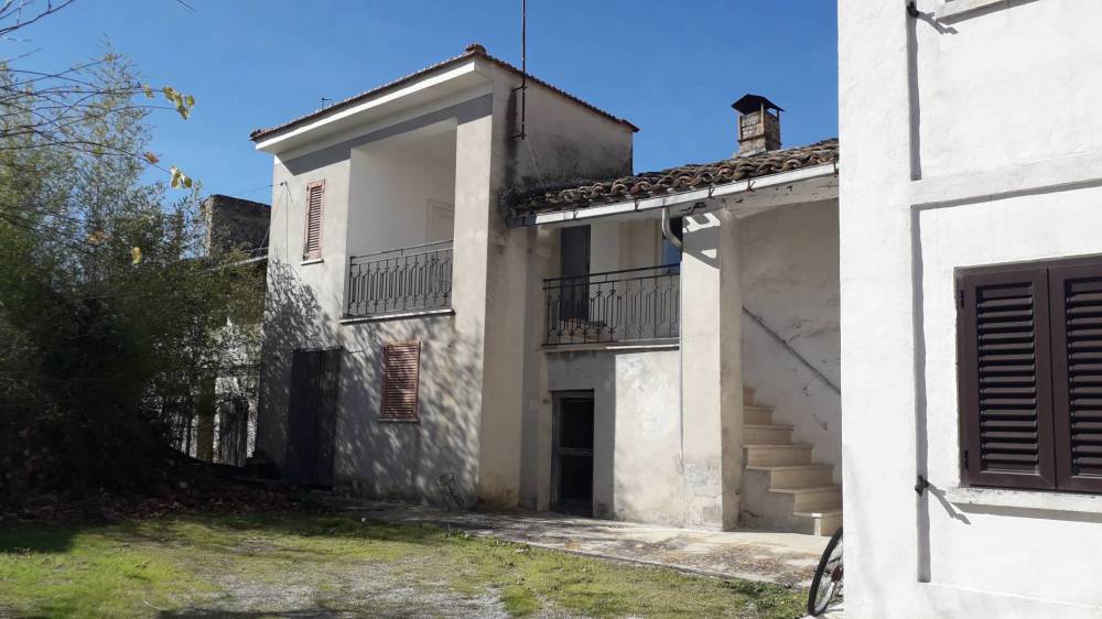 casa indipendente in vendita a Casalincontrada