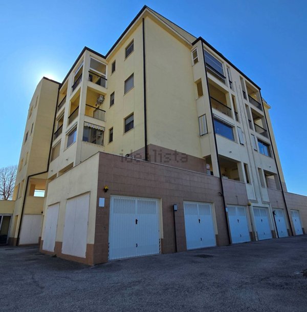 appartamento in vendita a Casalincontrada in zona Brecciarola