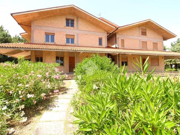 casa indipendente in vendita a Casalincontrada in zona Coppelli