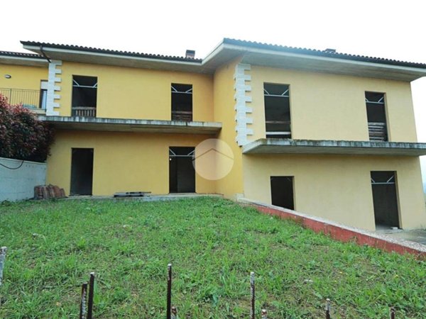 casa indipendente in vendita a Casalincontrada