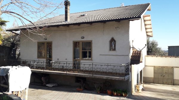 casa indipendente in vendita a Casalincontrada