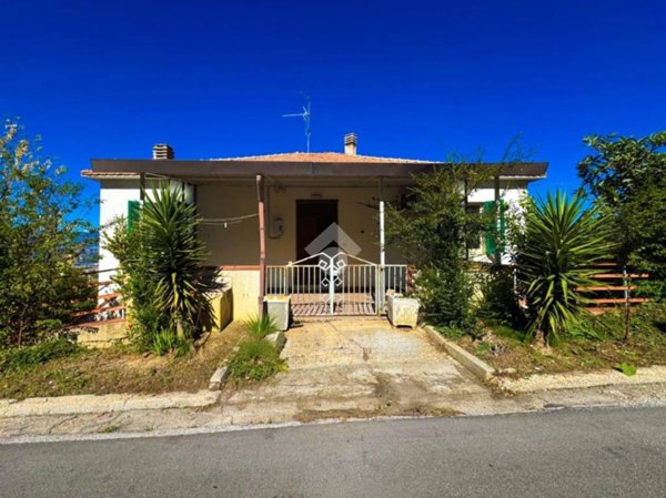 casa indipendente in vendita a Casalincontrada in zona Coppelli