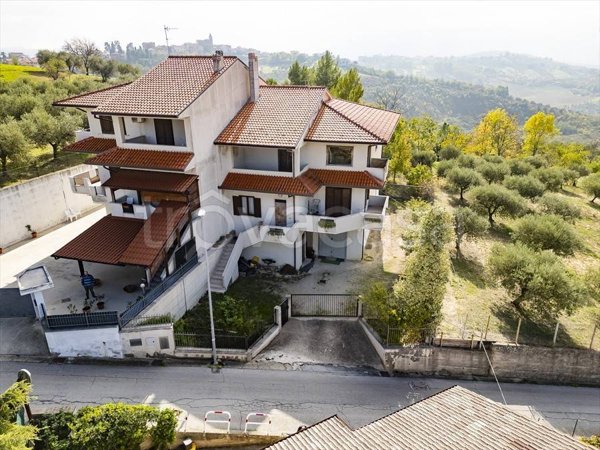 casa indipendente in vendita a Casalincontrada