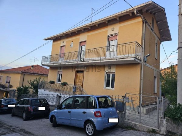 casa indipendente in vendita a Casalincontrada in zona Iconicella