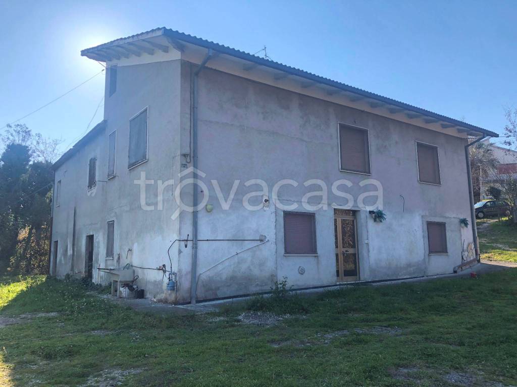 casa indipendente in vendita a Casalincontrada