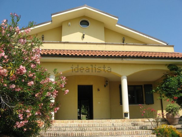 casa indipendente in vendita a Casalincontrada