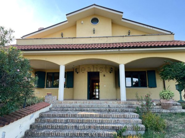 casa indipendente in vendita a Casalincontrada