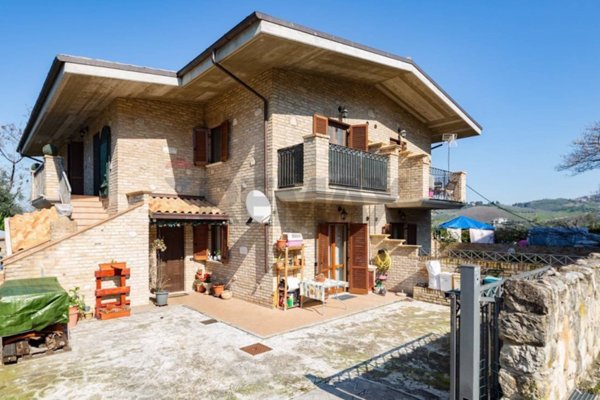 appartamento in vendita a Casalincontrada in zona Colle Petrano