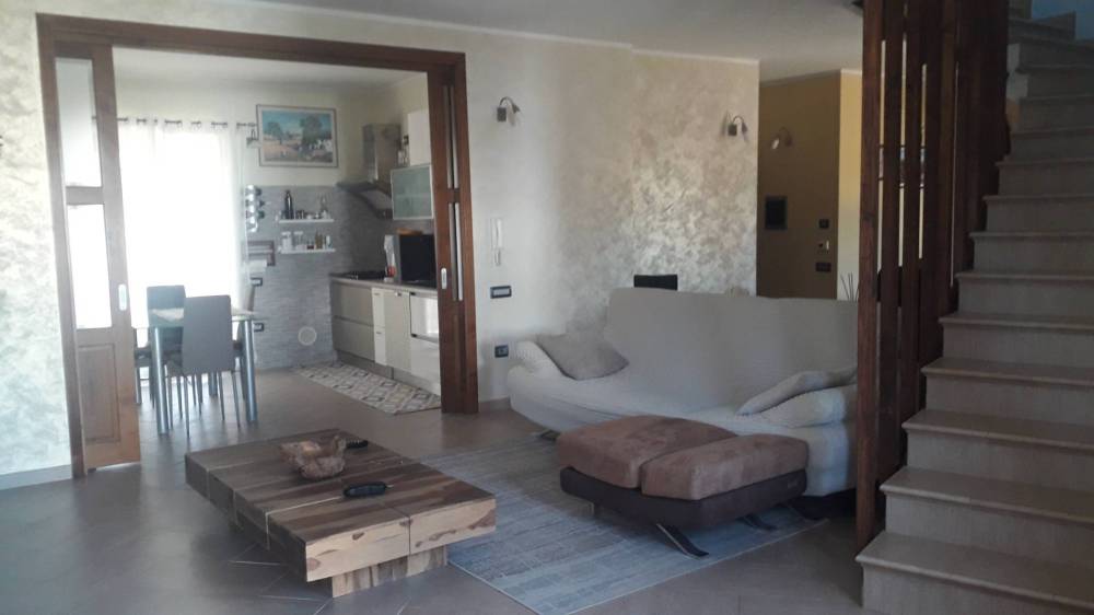 casa indipendente in vendita a Casalincontrada
